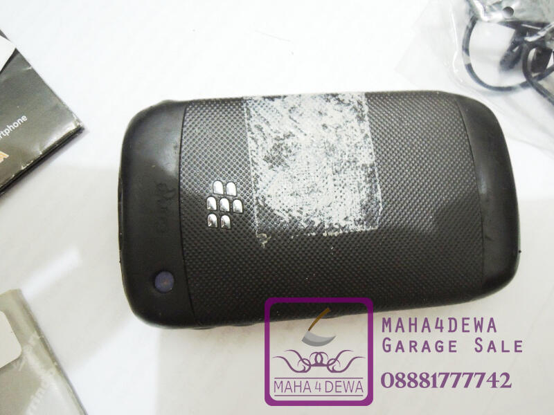 Garage Sale ! Blackberry Curve 3G 9300 Murah Apa Adanya dan Santai