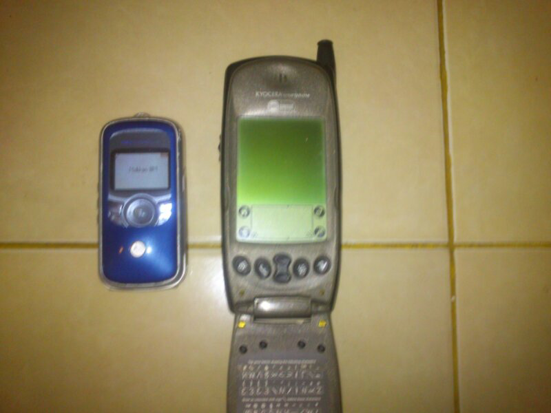 motorola e380 langka nih gan dan kyocera pda