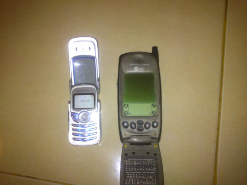 motorola e380 langka nih gan dan kyocera pda