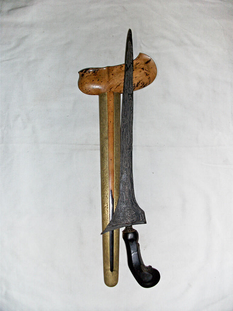 KERIS SEPUH BROJOL DWIWARNO SEGALUH