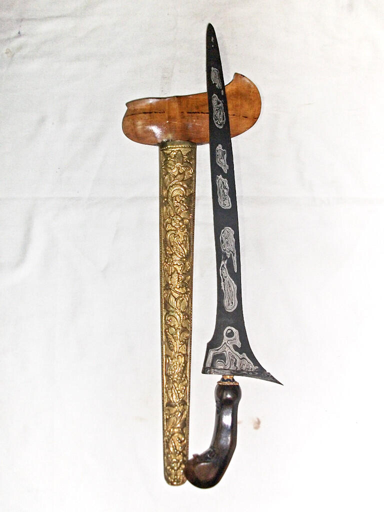 KERIS SEPUH BROJOL TAMBAL ROJOGUNDOLO MATARAM