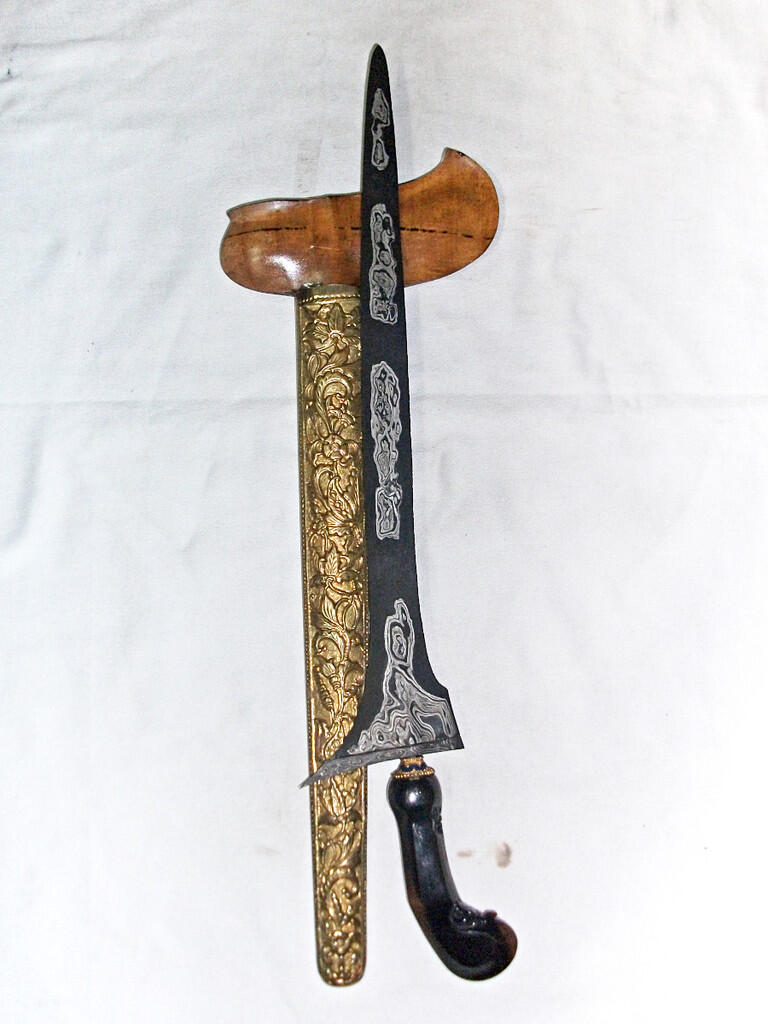 KERIS SEPUH BROJOL TAMBAL ROJOGUNDOLO MATARAM