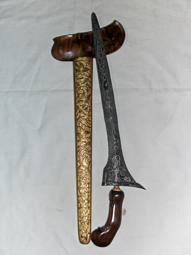 KERIS SEPUH JALAK RUWOH BLAMBANGAN