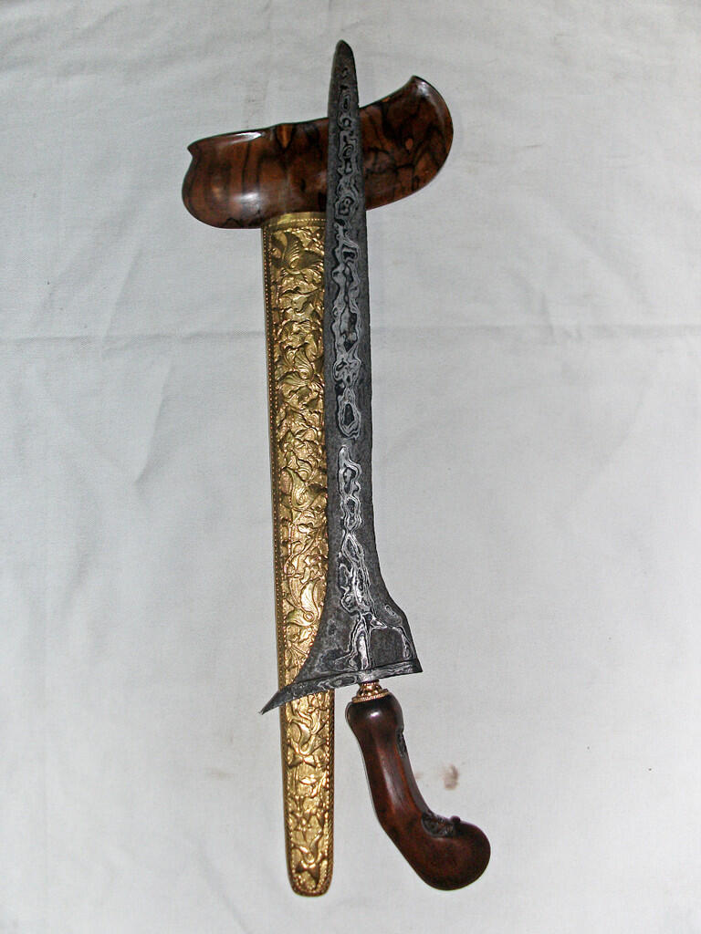 KERIS SEPUH JALAK RUWOH BLAMBANGAN