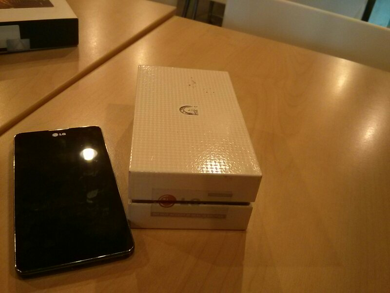 LG Optimus G e975 Mulus Seperti baru Garansi Panjang Spek dewa