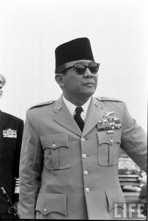 JIKA TOKOH INI MENCALONKAN DIRI AGAN MILIH YG MANA?