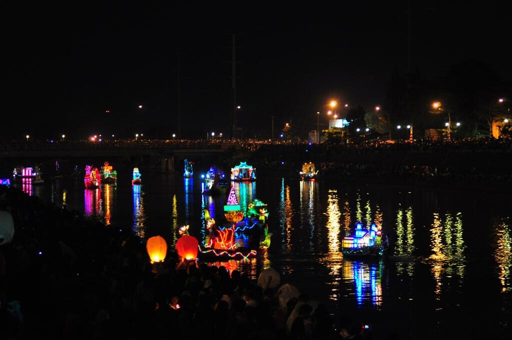 FOTO-FOTO FESTIVAL 5000 LAMPION SEMARANG 17 MEI 2014