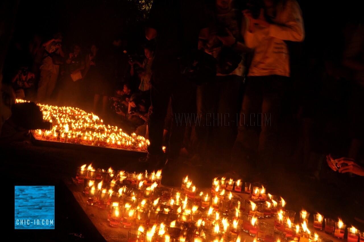 Indahnya Langit Borobudur Saat Festival Lampion Waisak 2558 Gan 