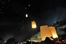 Indahnya Langit Borobudur Saat Festival Lampion Waisak 2558 Gan 