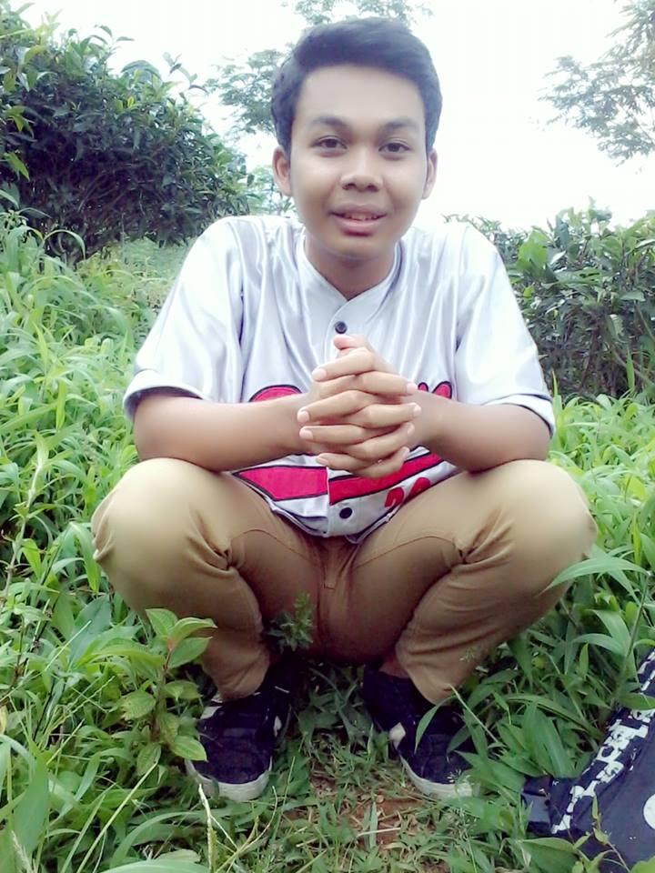 Selfie Menakjubkan orang menengah ke bawah :1thumbup