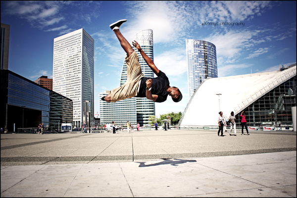 Tricking, Kombinasi dari tendangan, Salto dan Berputar