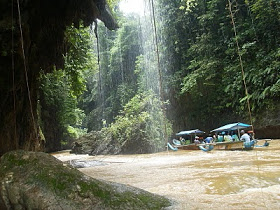 5 Wisata Terekstrim di Indonesia yang Memacu Adrenalin