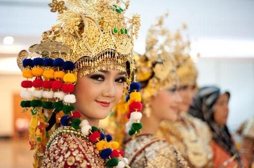 Kumpulan Foto Perempuan Indonesia Tempo Dulu dari berbagai daerah