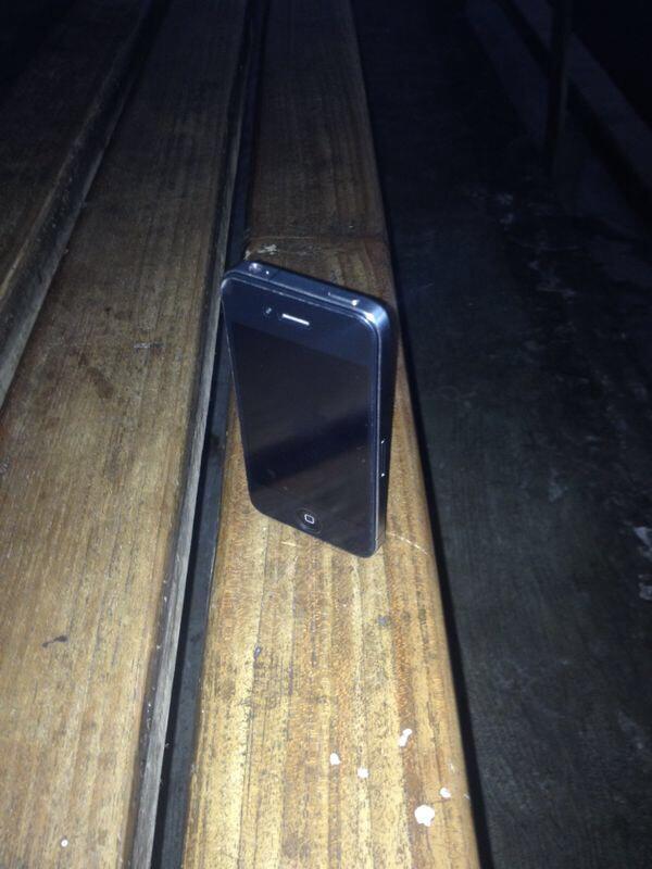 ==---2nd IPHONE 4G 16GB WARNA HITAM(cod bekasi-senayan)---==