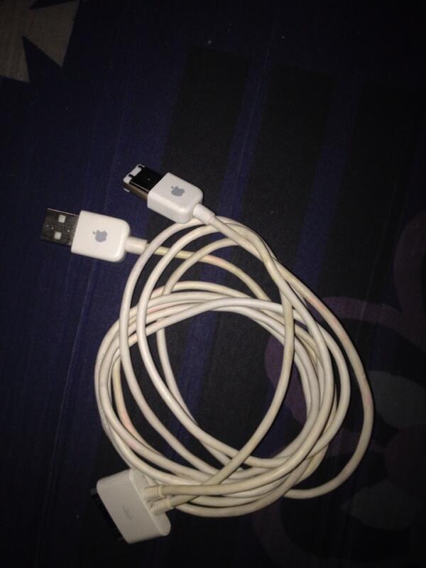 Kabel 30 pin to usb ori bawaan ipod classic bisa utk iphone jg
