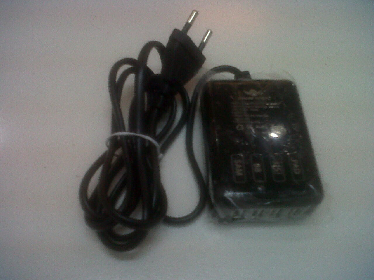 Charger MULTIPORT dengan 4 port USB suport 1.A dan 2.A