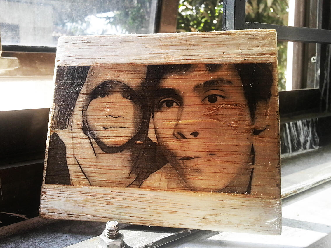 Terjual WoodPic print gambar foto  di  media kayu  hadiah 