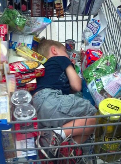 Inilah yg terjadi apabila membawa anak-anak pergi shopping