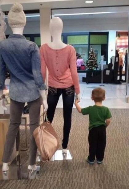 Inilah yg terjadi apabila membawa anak-anak pergi shopping
