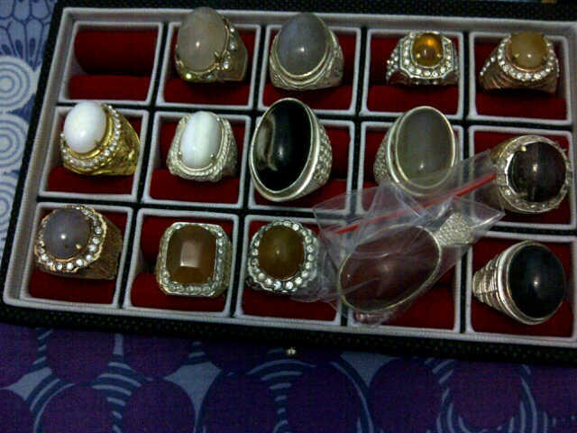 Semua batu cincin 350.000