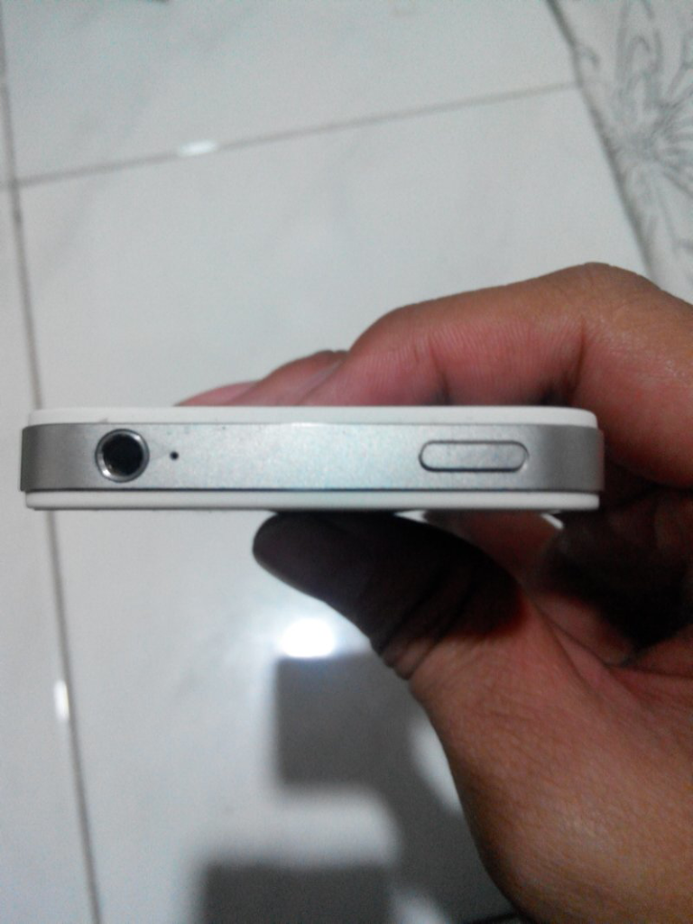 iPhone 4s 16Gb fu batangan like new TT/ Barter