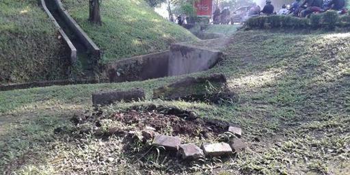 Kuburan misterius di Pertamanan UI