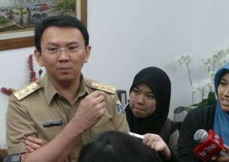 Ahok Marah pada Dua Pasang Capres yang Massanya Rusak Taman di Depan KPU