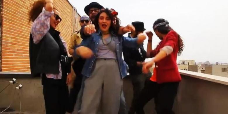 Unggah Video "Joget" ke YouTube, 6 Warga Iran Ditahan