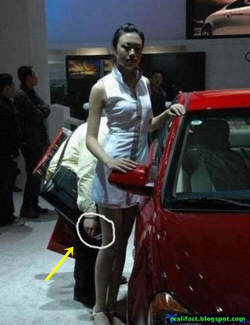 Bisa diliat Gan Disini Hp tuh di pake apa..CIKEDOT.. :D :D