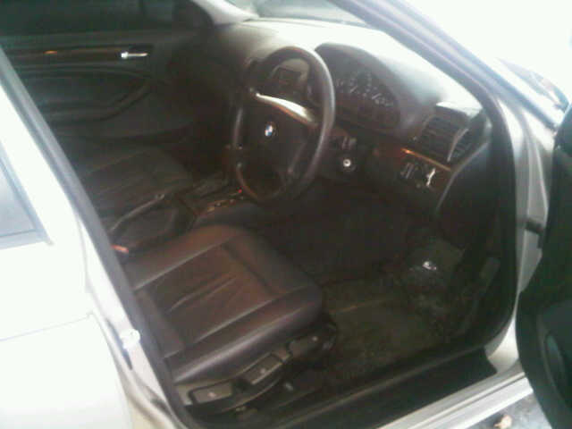 WTS : BMW 318i E46 2003 , tangan 1 , AT , silver , mulusss...