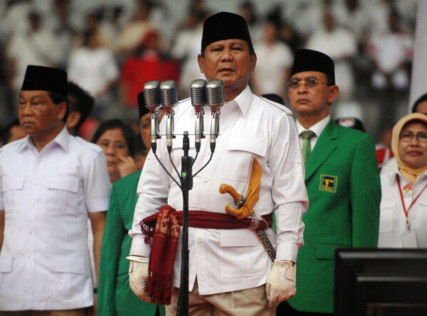 Membandingkan Jualan Pencitraan Dua Kandidat Capres