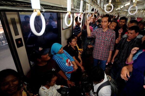 Membandingkan Jualan Pencitraan Dua Kandidat Capres