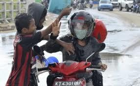 MITOLOGI KUTAI : NAGA ERAU dan PUTRI KARANG MELENU