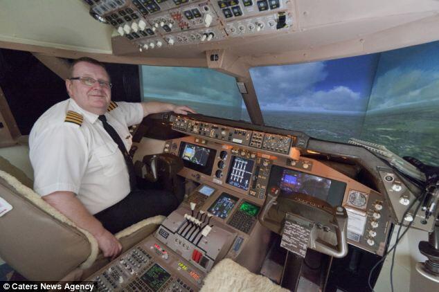 Gagal Jadi Pilot, Orang Ini Membangun Kokpit Pesawat Sendiri Di Rumah