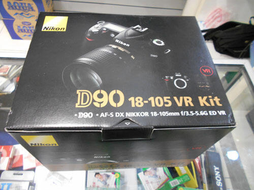Kamera Nikon D90 Kit 18-105 Vr