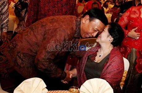 Rangkul Wiranto, Megawati “Ciderai” Keluarga dan Korban Kejahatan HAM