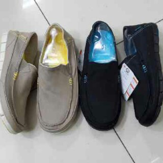 CROCS ORIGINAL FOR MEN, LENGKAP,BERKWALITAS.DIJAMIN 100%