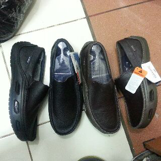 CROCS ORIGINAL FOR MEN, LENGKAP,BERKWALITAS.DIJAMIN 100%