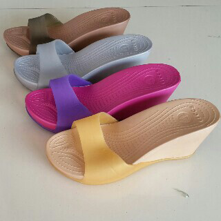 CROCS ORIGINAL FOR MEN, LENGKAP,BERKWALITAS.DIJAMIN 100%