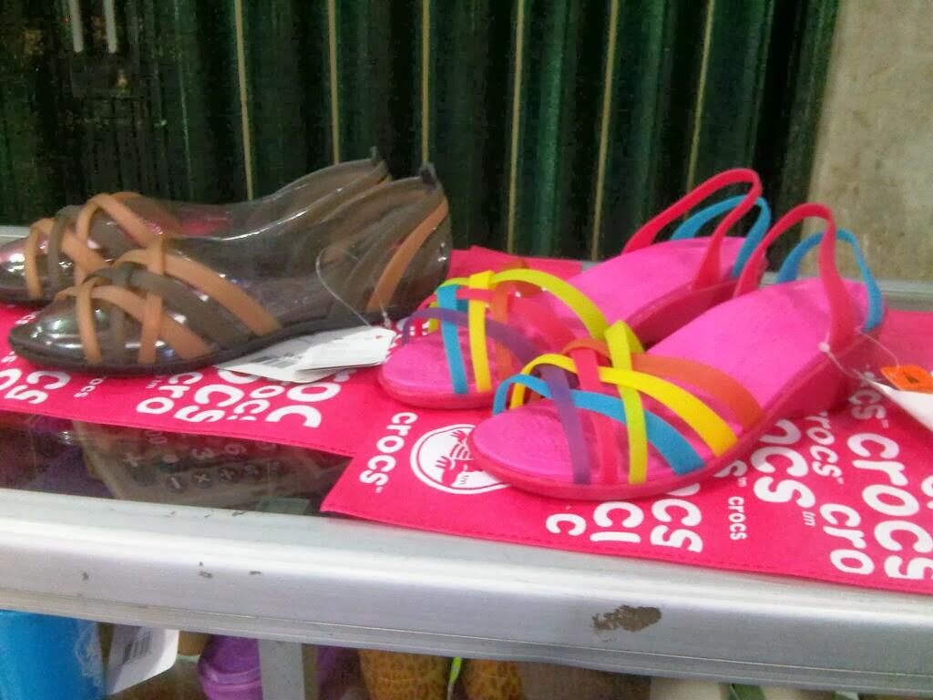 CROCS ORIGINAL FOR MEN, LENGKAP,BERKWALITAS.DIJAMIN 100%