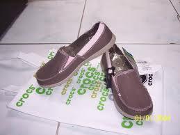 CROCS ORIGINAL FOR MEN, LENGKAP,BERKWALITAS.DIJAMIN 100%