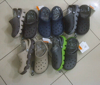 CROCS ORIGINAL FOR MEN, LENGKAP,BERKWALITAS.DIJAMIN 100%