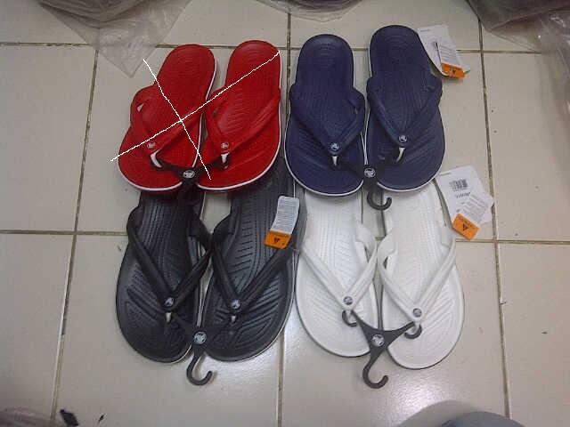 CROCS ORIGINAL FOR MEN, LENGKAP,BERKWALITAS.DIJAMIN 100%