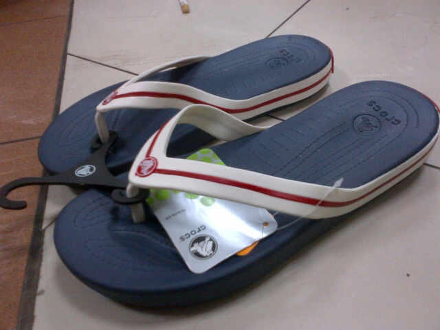 CROCS ORIGINAL FOR MEN, LENGKAP,BERKWALITAS.DIJAMIN 100%