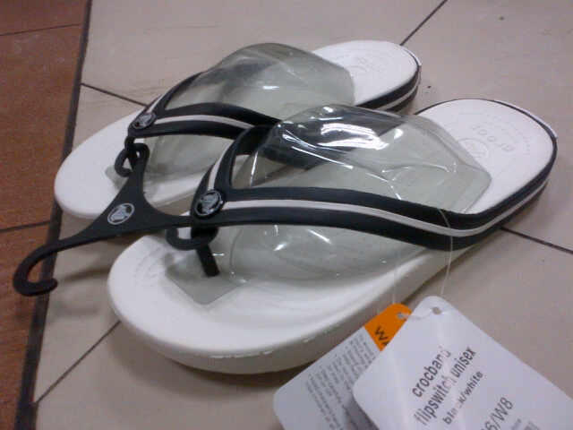CROCS ORIGINAL FOR MEN, LENGKAP,BERKWALITAS.DIJAMIN 100%