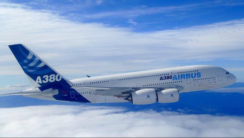 PESAWAT PENUMPANG TERBESAR YANG PERNAH DIBUAT (AIRBUS A380)