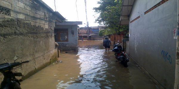 Warga Kebon Jeruk Bosan dengan Banjir yang "Rajin" Datang 