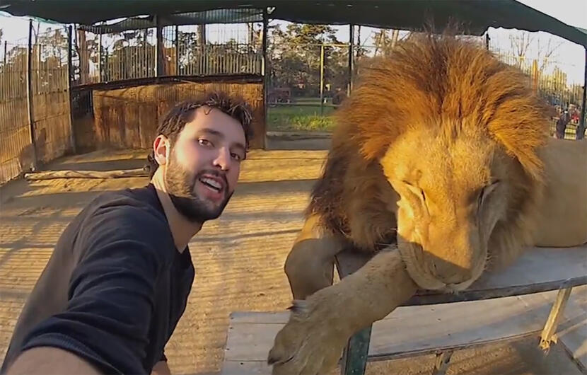VIDEO: Tiga Tahun Keliling Dunia Sambil Selfie 360 Derajat