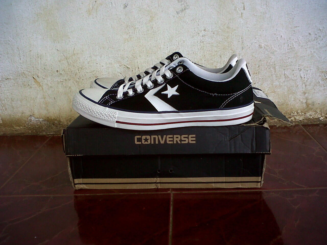 harga sepatu converse star player ox