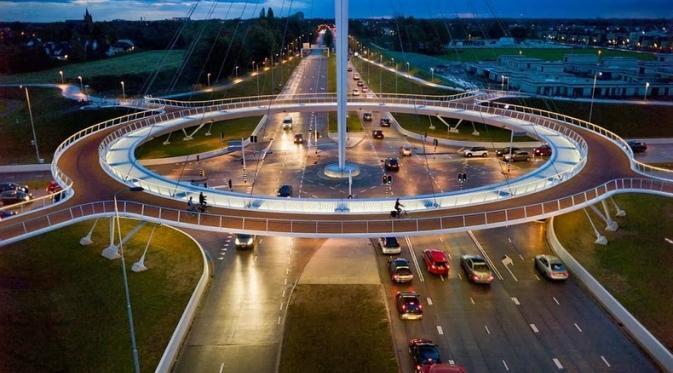 Megahnya Hovenring, Jembatan Gantung Khusus Sepeda di Belanda